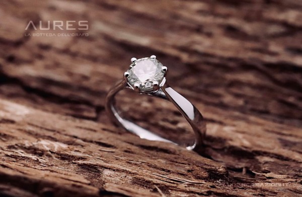 anello-solitario-diamante-sei-punte-oro-bianco.jpg