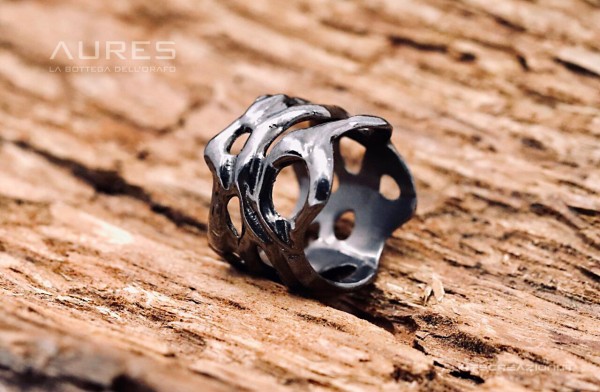 anello-worms-black-oro-bianco-rodiato-nero.jpg